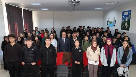Sinop İlahiyat Fakültesi lise öğrencileriyle kariyer günlerinde buluştu